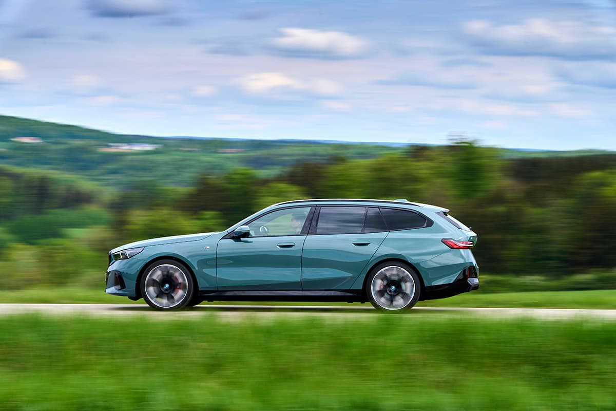 BMW i5 Touring : ce que dit ce retour d'expérience sur la LLD électrique
